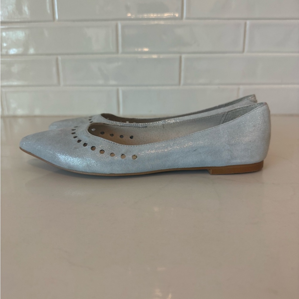 Sacha London Cream Sparkle Cut Out Flats Size 39